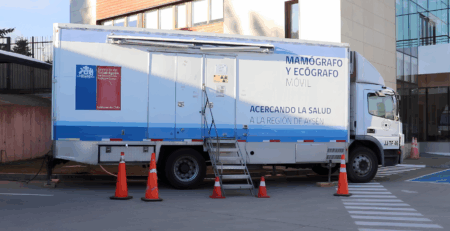 Con el propósito de facilitar el acceso a la mamografía y fortalecer la detección temprana del cáncer de mama, el mamógrafo móvil fue trasladado al estacionamiento del Gobierno Regional de Aysén, ubicado en calle Ejército #405 de Coyhaique, donde permanecerá operativo hasta fines de agosto atendiendo a usuarias derivadas desde la red de atención primaria.