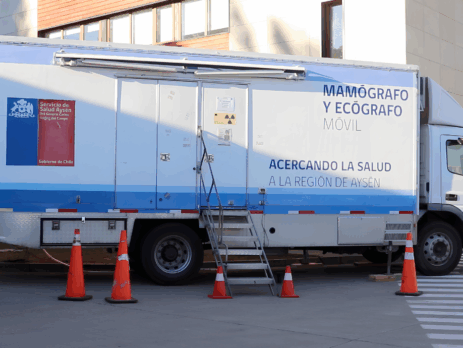 Con el propósito de facilitar el acceso a la mamografía y fortalecer la detección temprana del cáncer de mama, el mamógrafo móvil fue trasladado al estacionamiento del Gobierno Regional de Aysén, ubicado en calle Ejército #405 de Coyhaique, donde permanecerá operativo hasta fines de agosto atendiendo a usuarias derivadas desde la red de atención primaria.