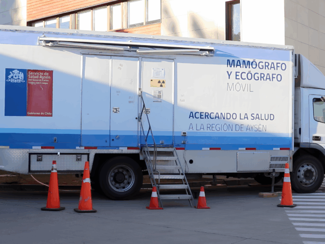 Con el propósito de facilitar el acceso a la mamografía y fortalecer la detección temprana del cáncer de mama, el mamógrafo móvil fue trasladado al estacionamiento del Gobierno Regional de Aysén, ubicado en calle Ejército #405 de Coyhaique, donde permanecerá operativo hasta fines de agosto atendiendo a usuarias derivadas desde la red de atención primaria.