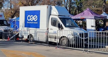 San Bernardo: CGE informa atención de su oficina móvil en el frontis de la municipalidad.